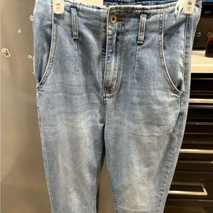 Q2 Straight Cut Spanish Design. Size 4